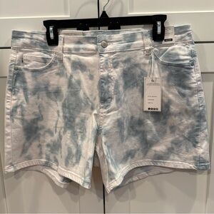 Judy Blue Blue and White Tie-Dye Mid Rise Jean Shorts, 1XL